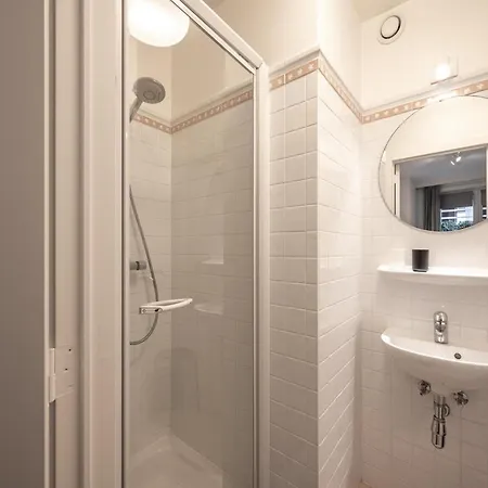 Near With Terrace 公寓